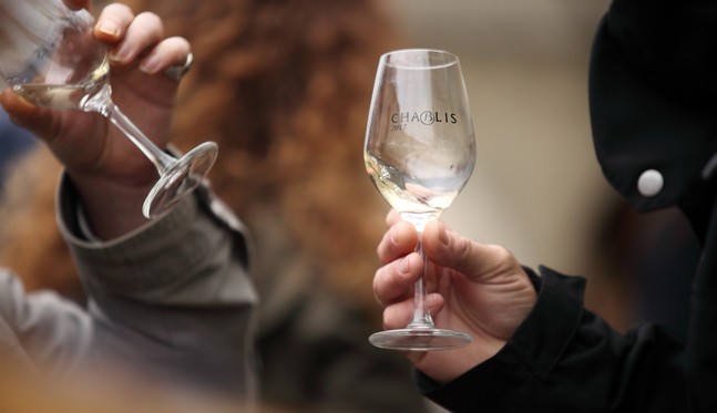 葡萄酒节和年份洗礼/Fête des Vins de Chablis
                
